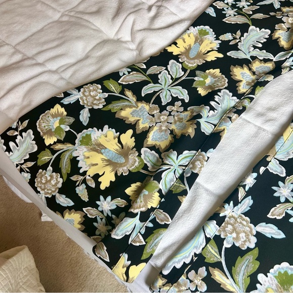 INC International Concepts Black Floral Super Flare Stretch Pants Size 12-14 - Picture 7 of 9